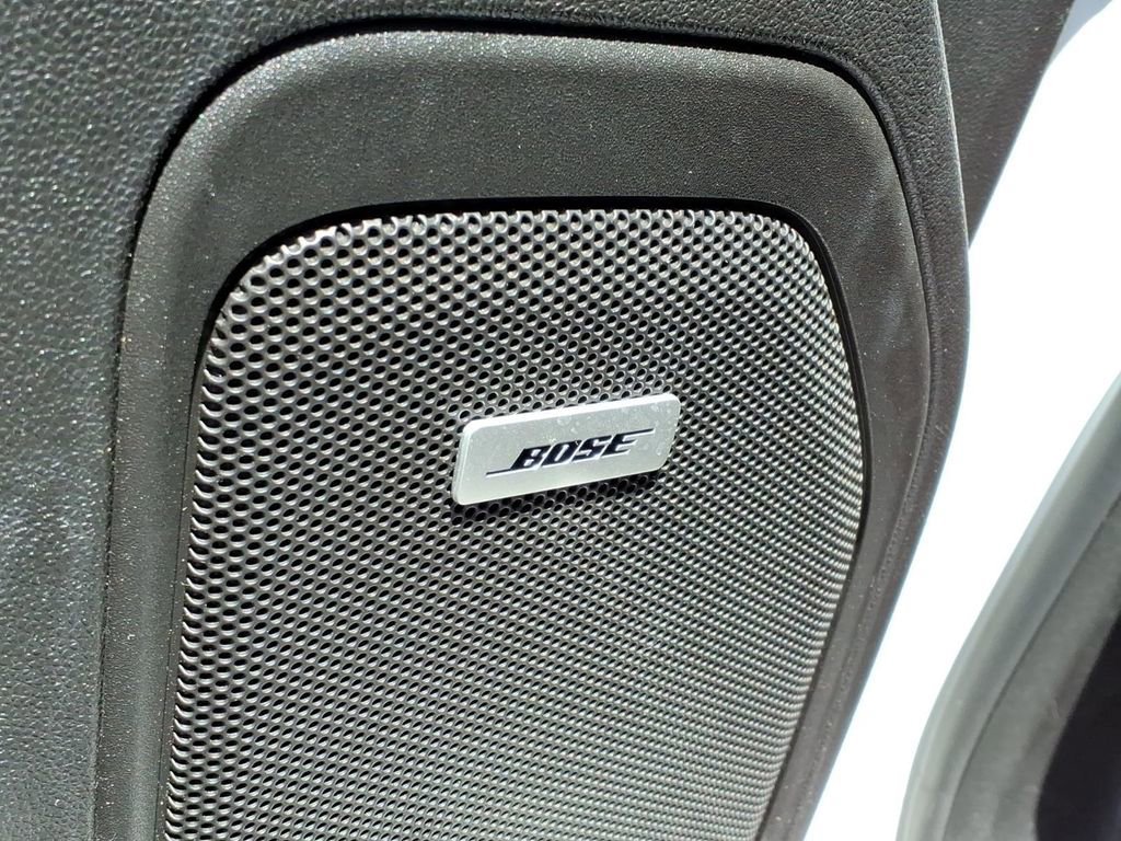 Used 2019 WHITE FROST TRICOAT GMC Denali image 22