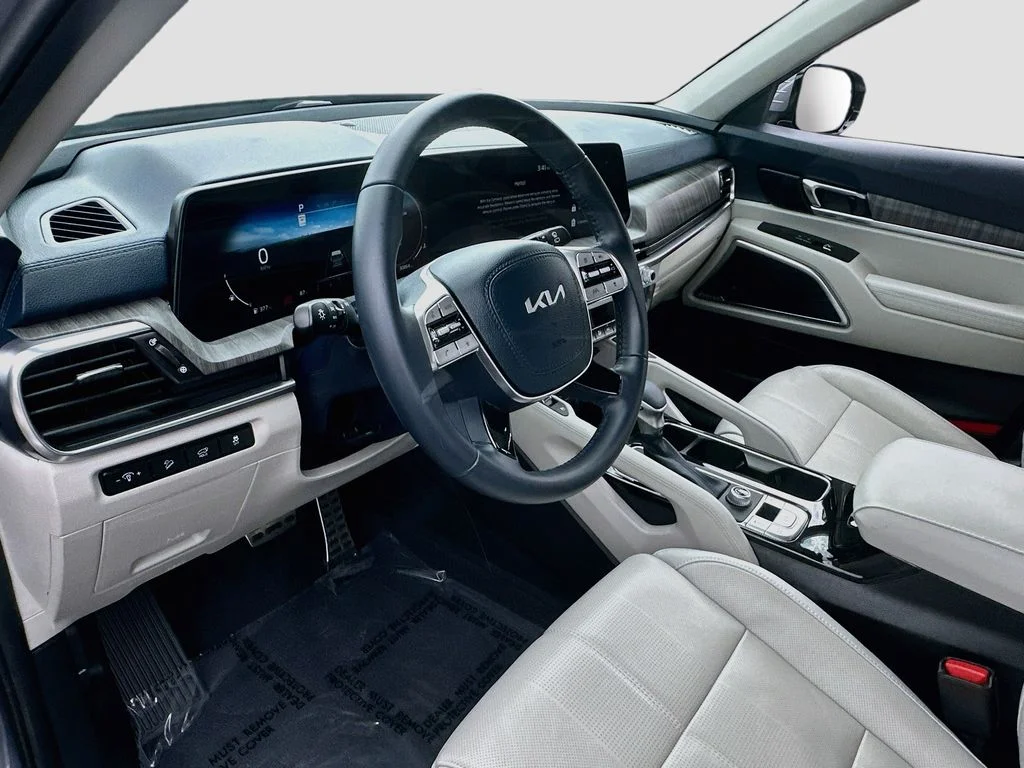 Certified Used 2024 Silver Kia SX image 10