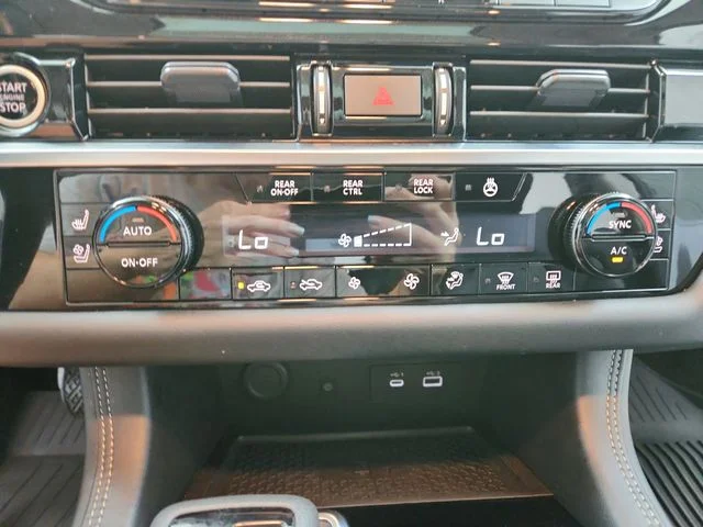 Used 2024 Gray Nissan Platinum image 32