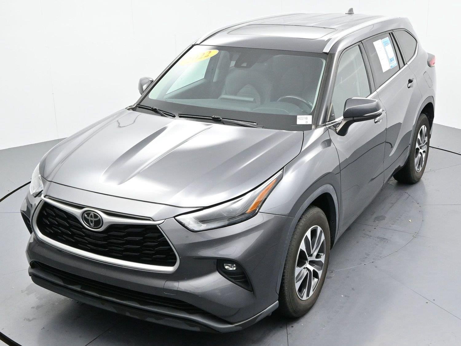 Used 2022 Magnetic Gray Metallic Toyota XLE image 47