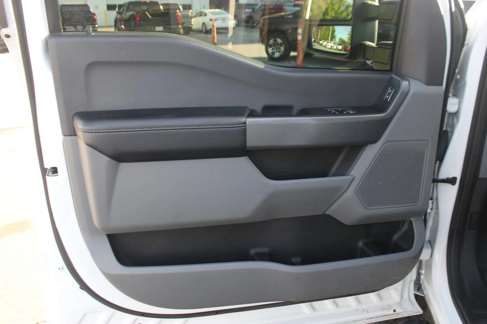 Used 2023 Oxford White Ford XL image 15