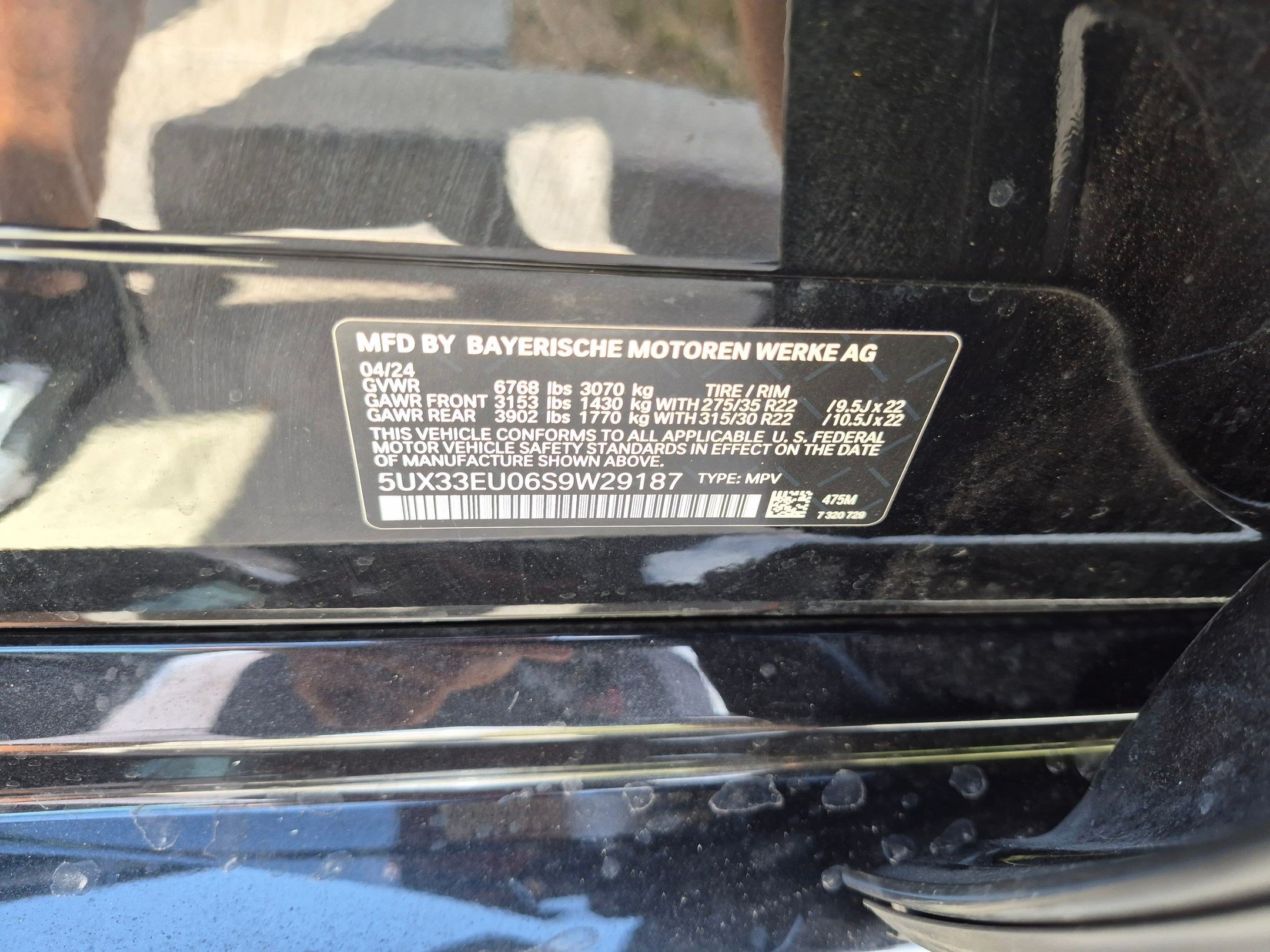 Used 2025 Black Sapphire Metallic BMW M60i image 36