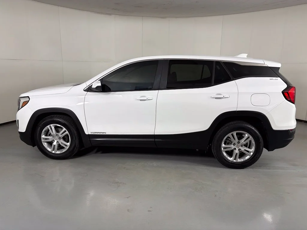 Used 2021 White GMC SLE image 5