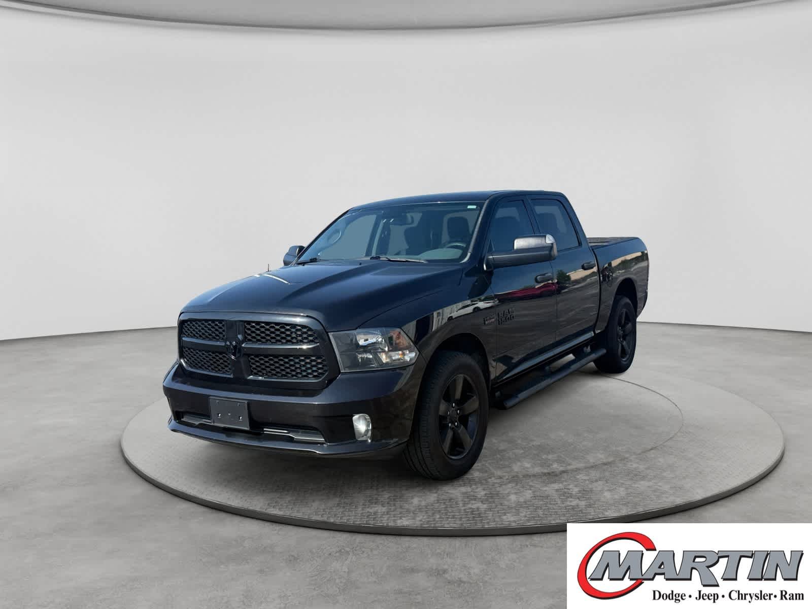 2016 RAM 1500 Express 4x4 Crew Cab 5'7" (Fleet)'s photo