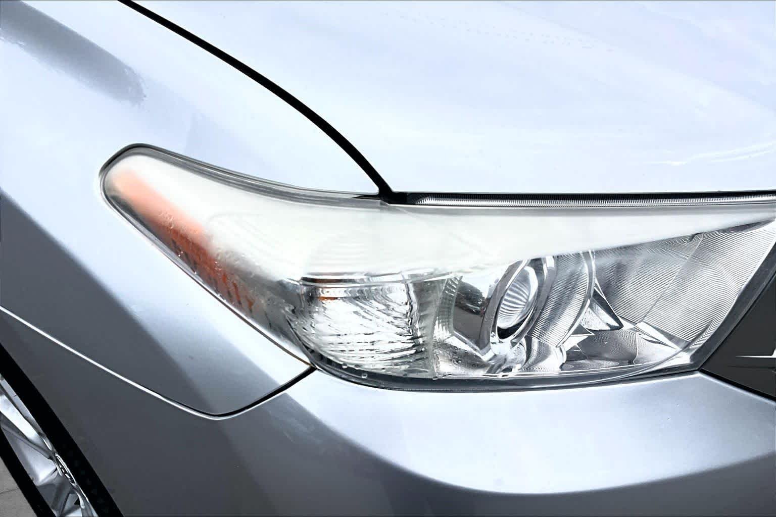 Used 2012 Classic Silver Metallic Toyota  image 25