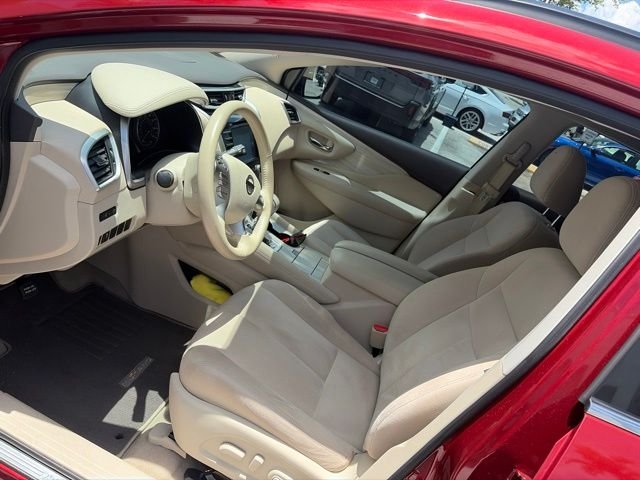 Used 2015 Red Nissan SV image 5