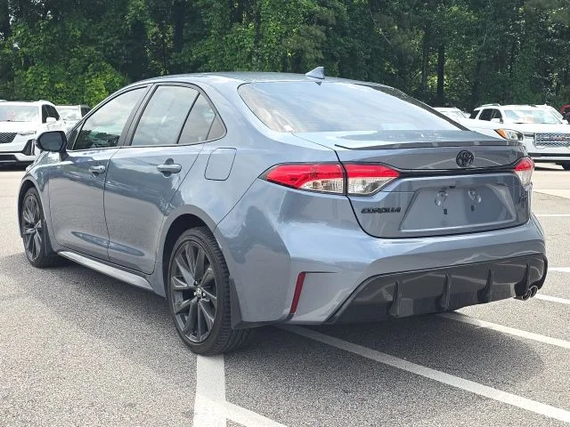 Used 2024  Toyota SE image 3