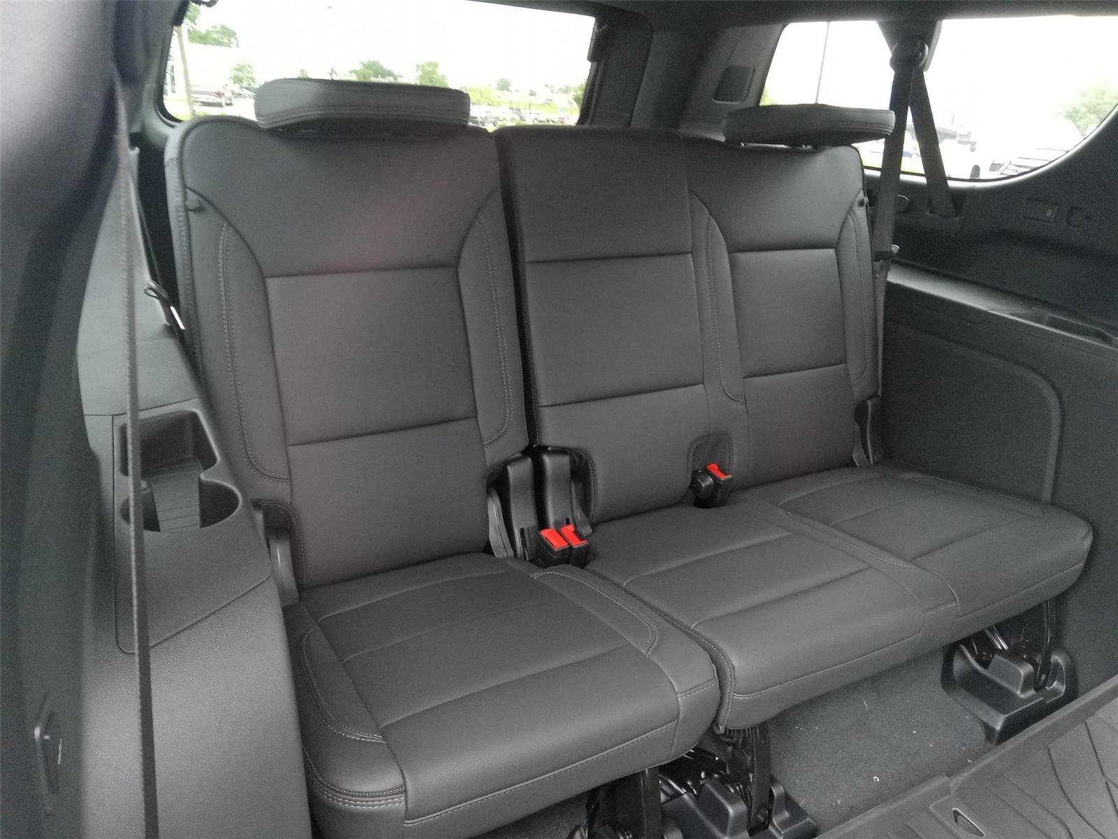 2026 Chevrolet Suburban High Country - Photo 12