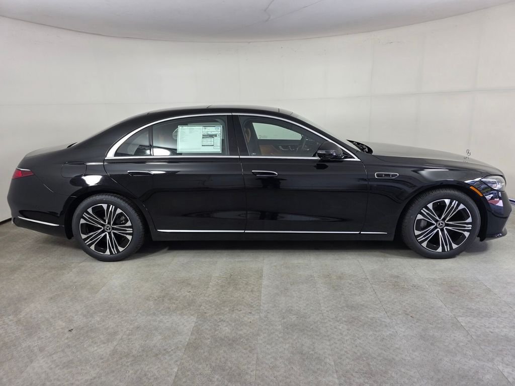 New 2027 Black Mercedes-Benz S 580 image 3