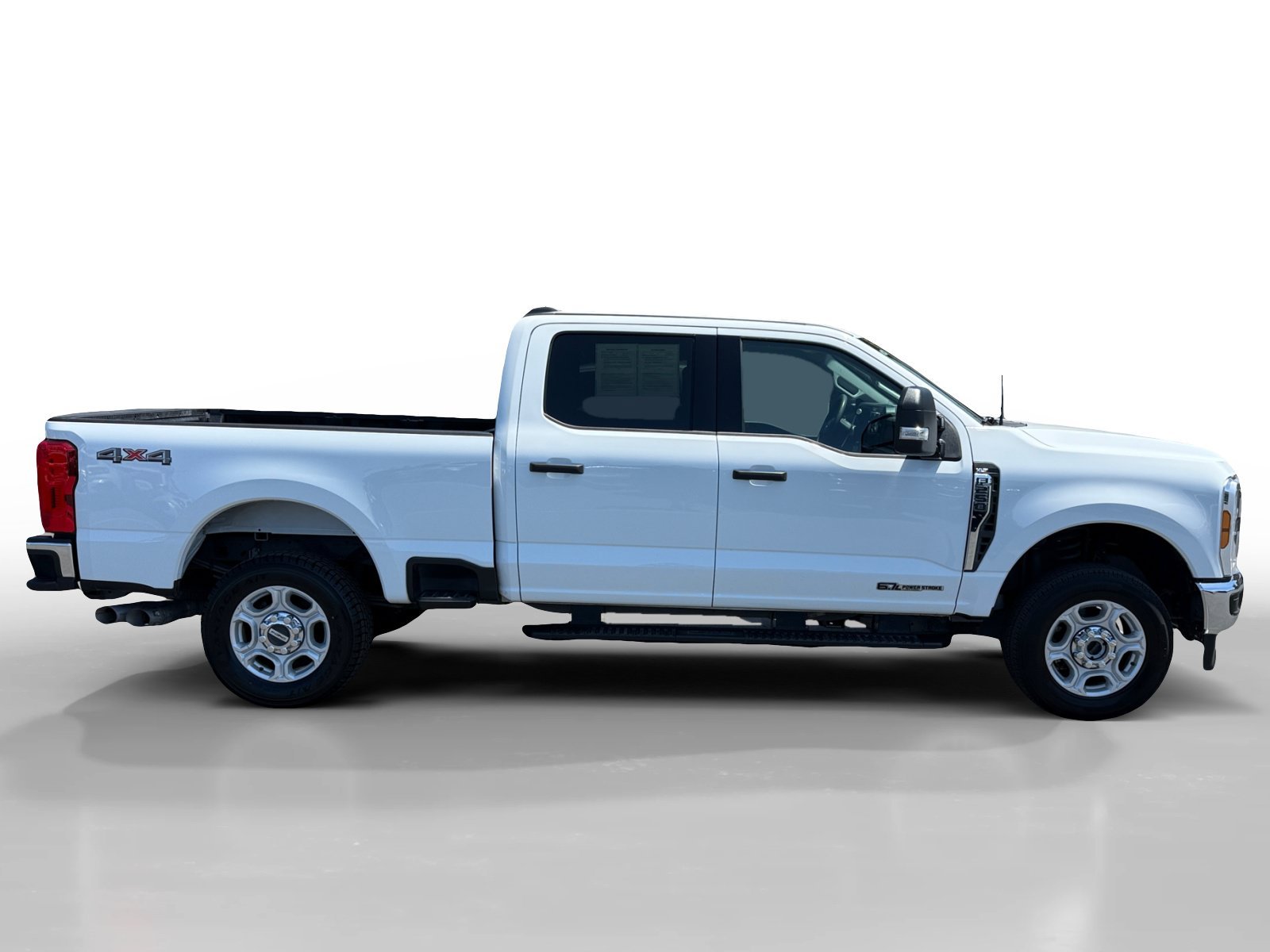 Used 2025 Oxford White Ford XLT image 6