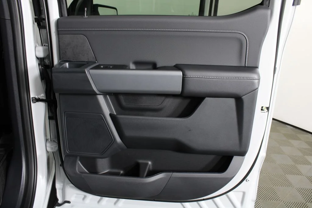New 2026 Avalanche Ford XLT image 9