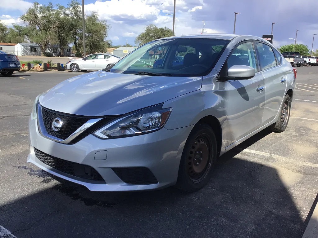 Used 2018 Brilliant Silver Nissan S image 3