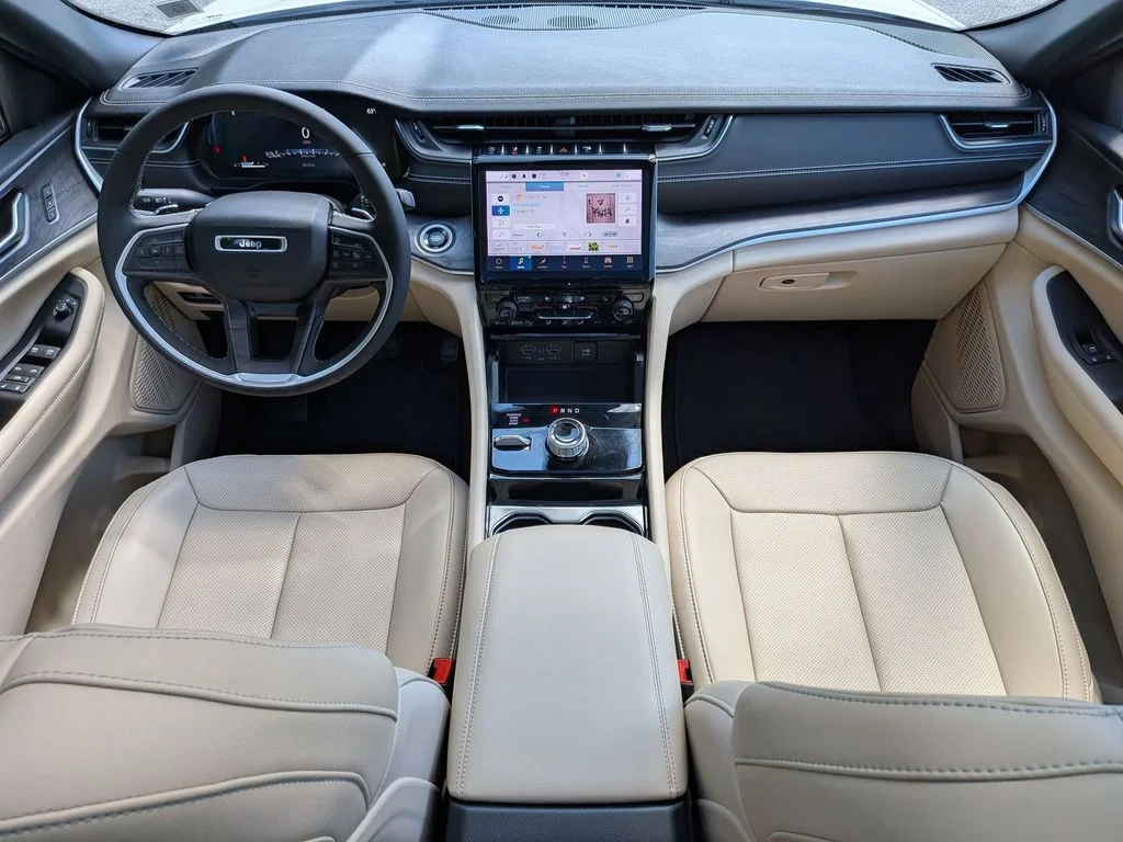 Used 2023 White Jeep Limited image 23