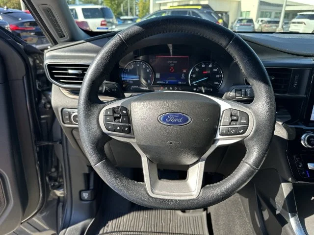Used 2023 Gray Ford Limited image 15