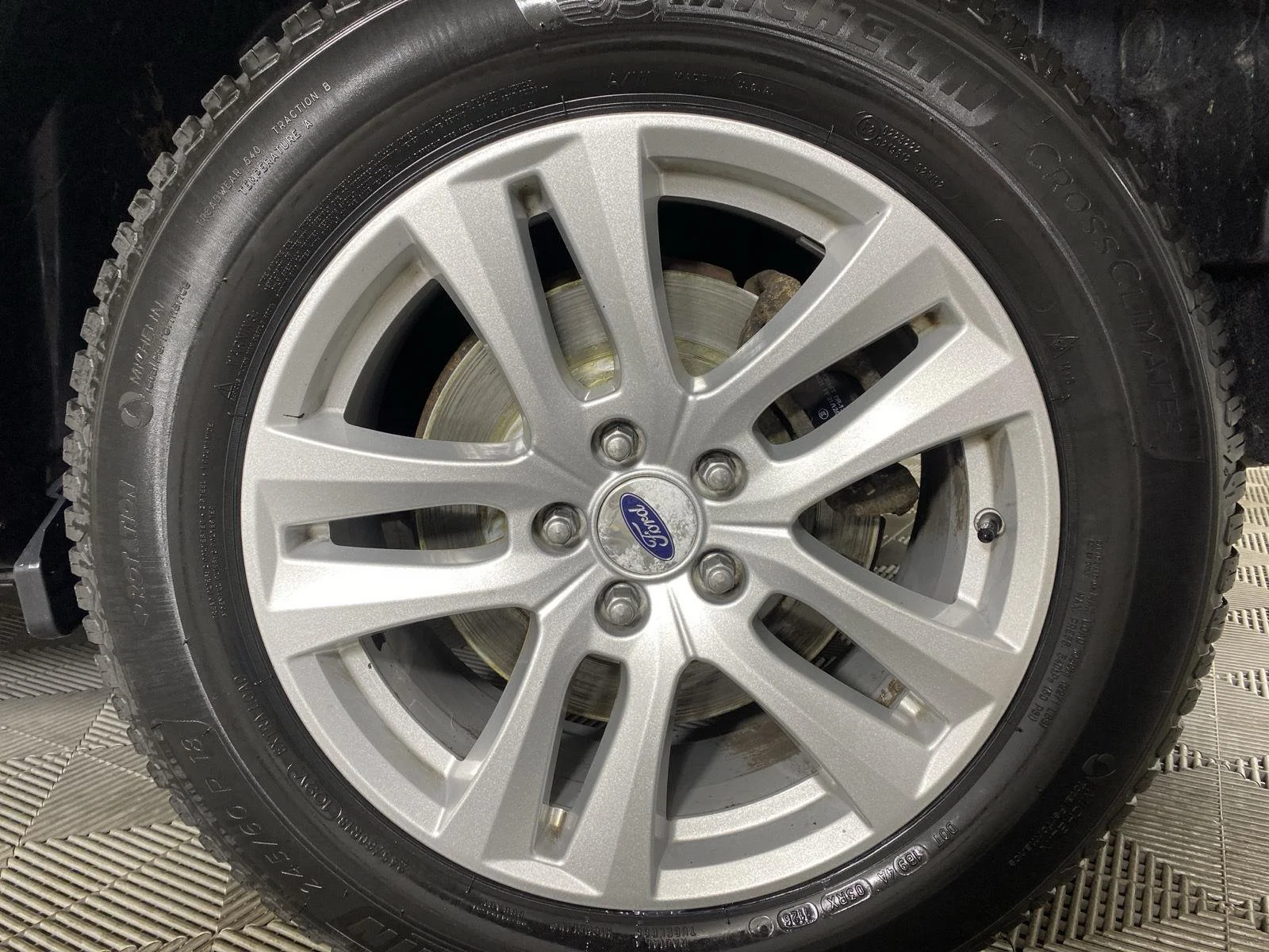 Used 2018 Ingot Silver Ford XLT image 9