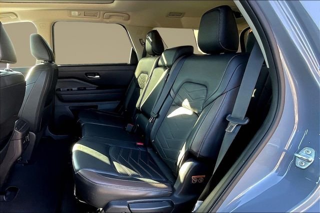 Used 2023 Gray Nissan Platinum image 24
