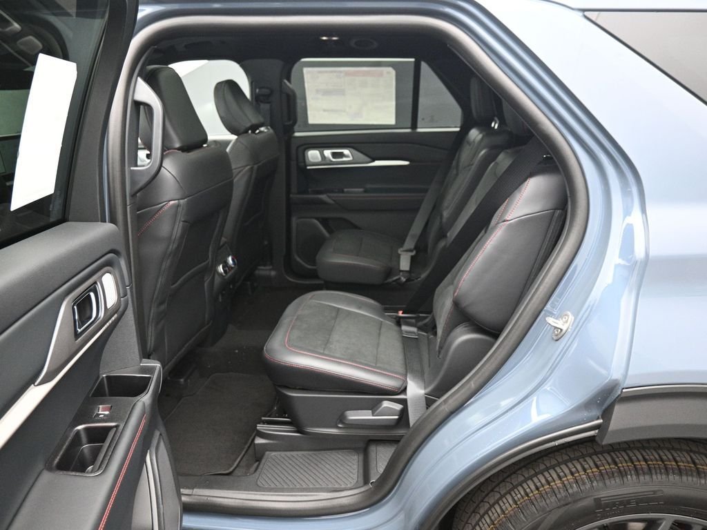 2025 Ford Explorer ST - Photo 21