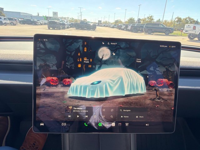 Used 2025  Tesla Long Range image 9