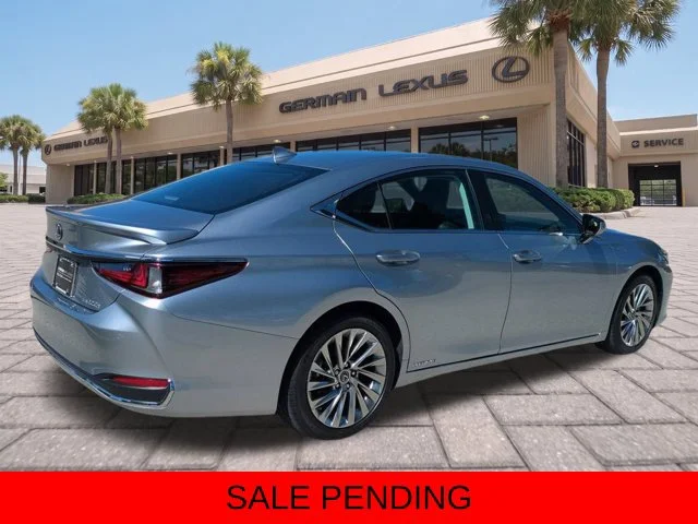 Certified Used 2022 Silver Lexus 300h Luxury image 4