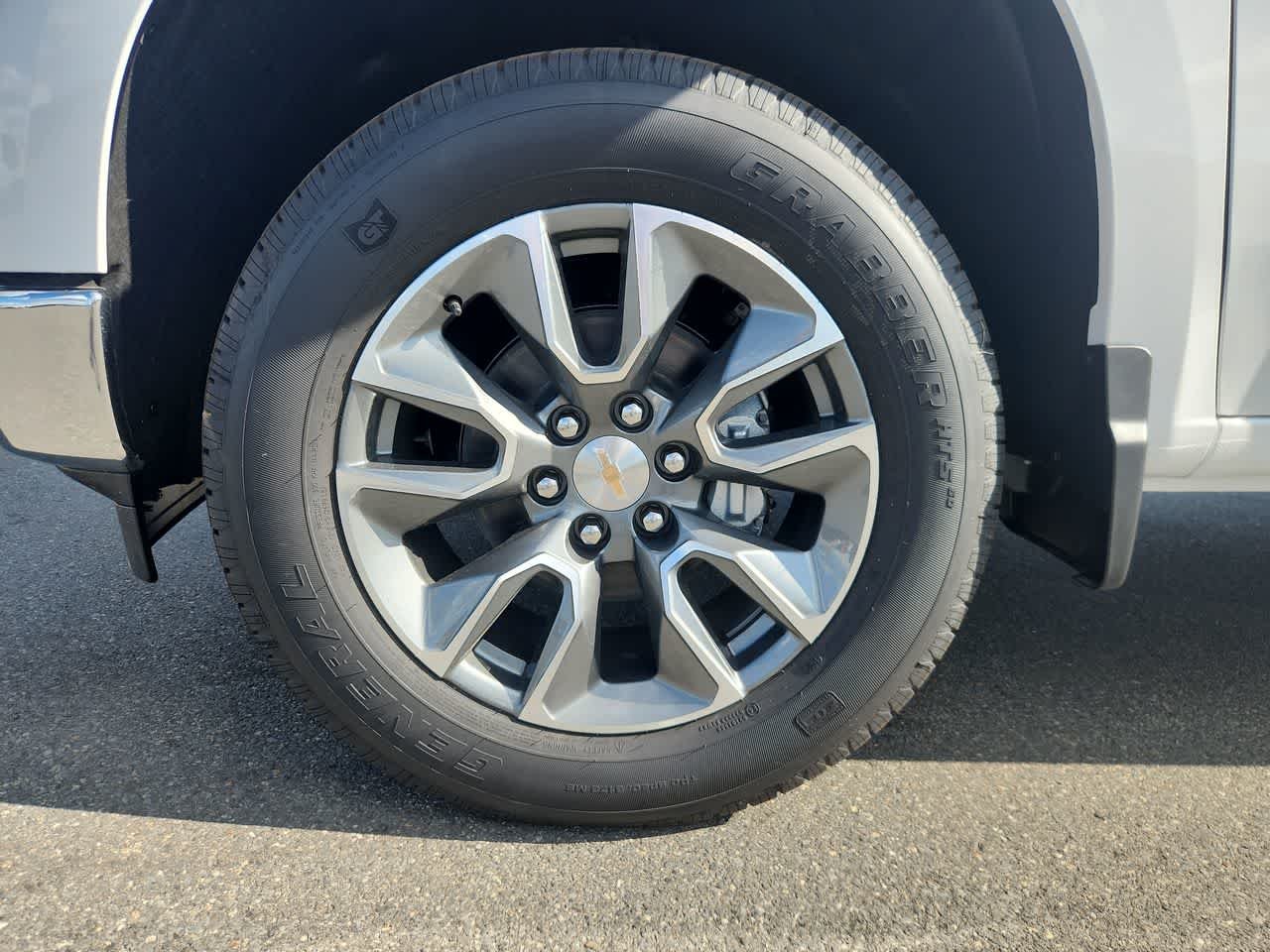 New 2026 Summit White Chevrolet LT (2FL) image 10