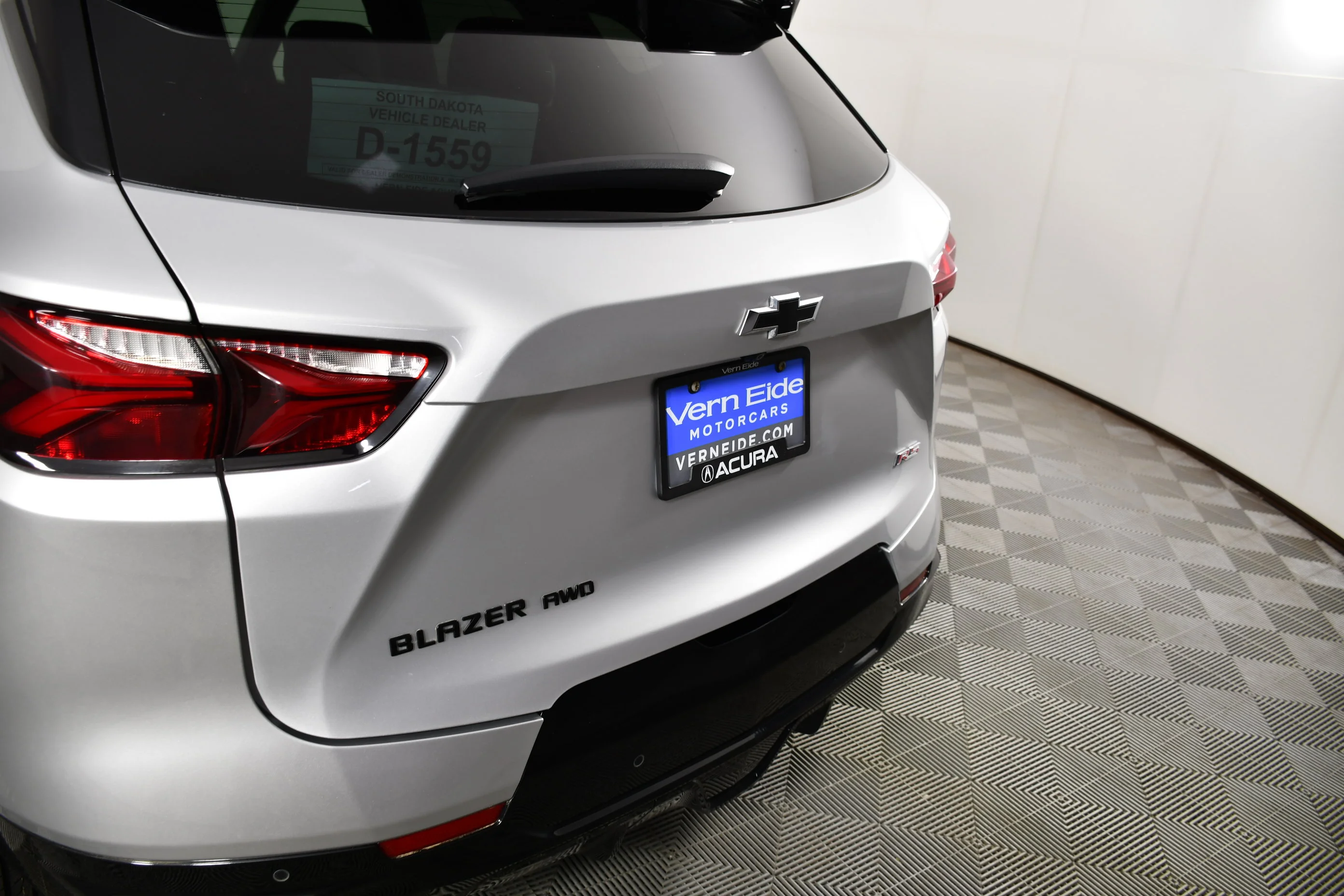 Used 2022 Silver Ice Metallic Chevrolet RS image 15