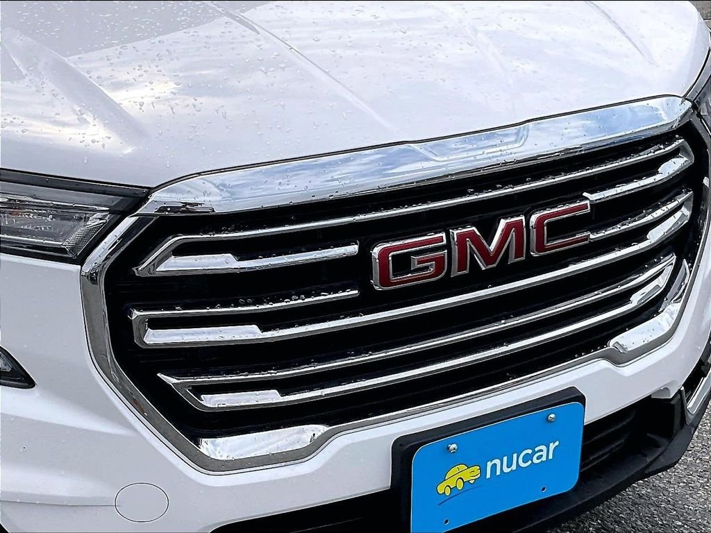 Used 2022 White GMC SLT image 31