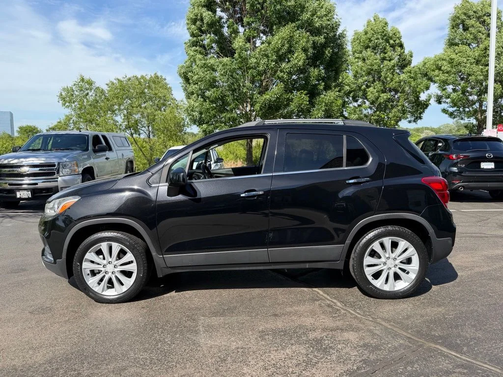 Used 2018 Black Chevrolet Premier image 2