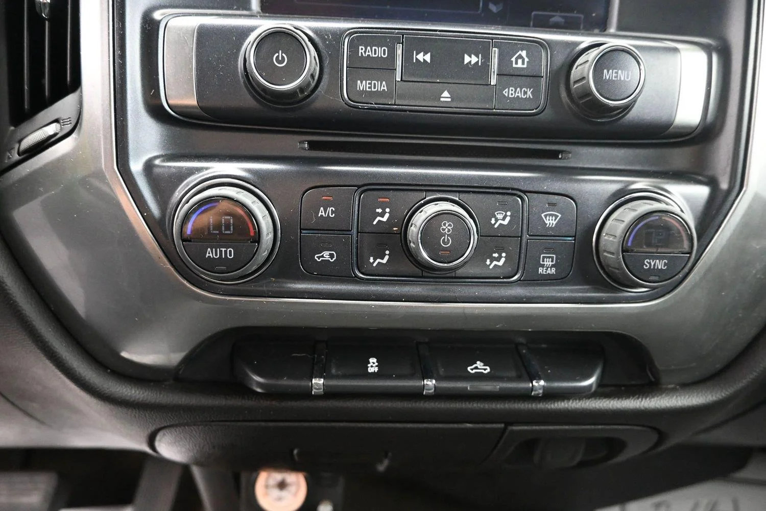 Used 2016 Siren Red Tintcoat Chevrolet LT image 27