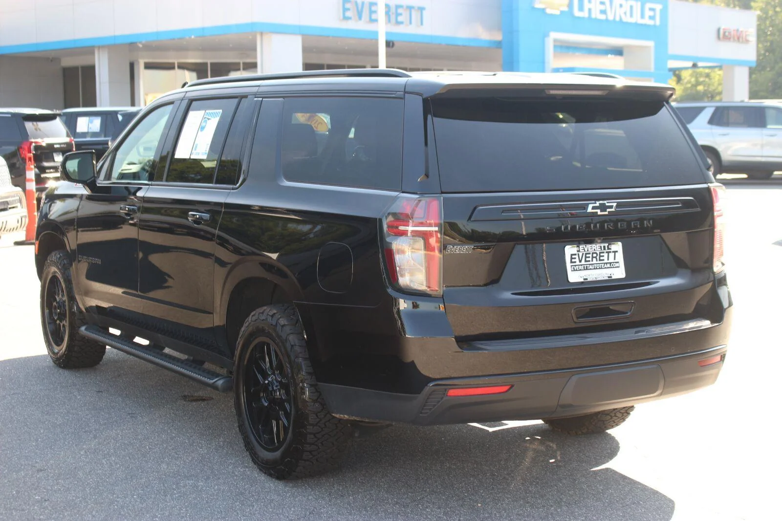 Used 2024 Black Chevrolet Z71 image 5