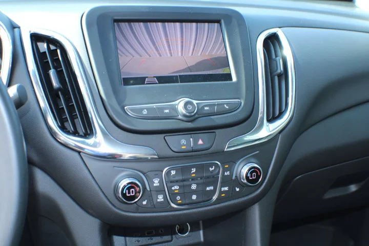Used 2023 SUMMIT WHITE Chevrolet LT image 10