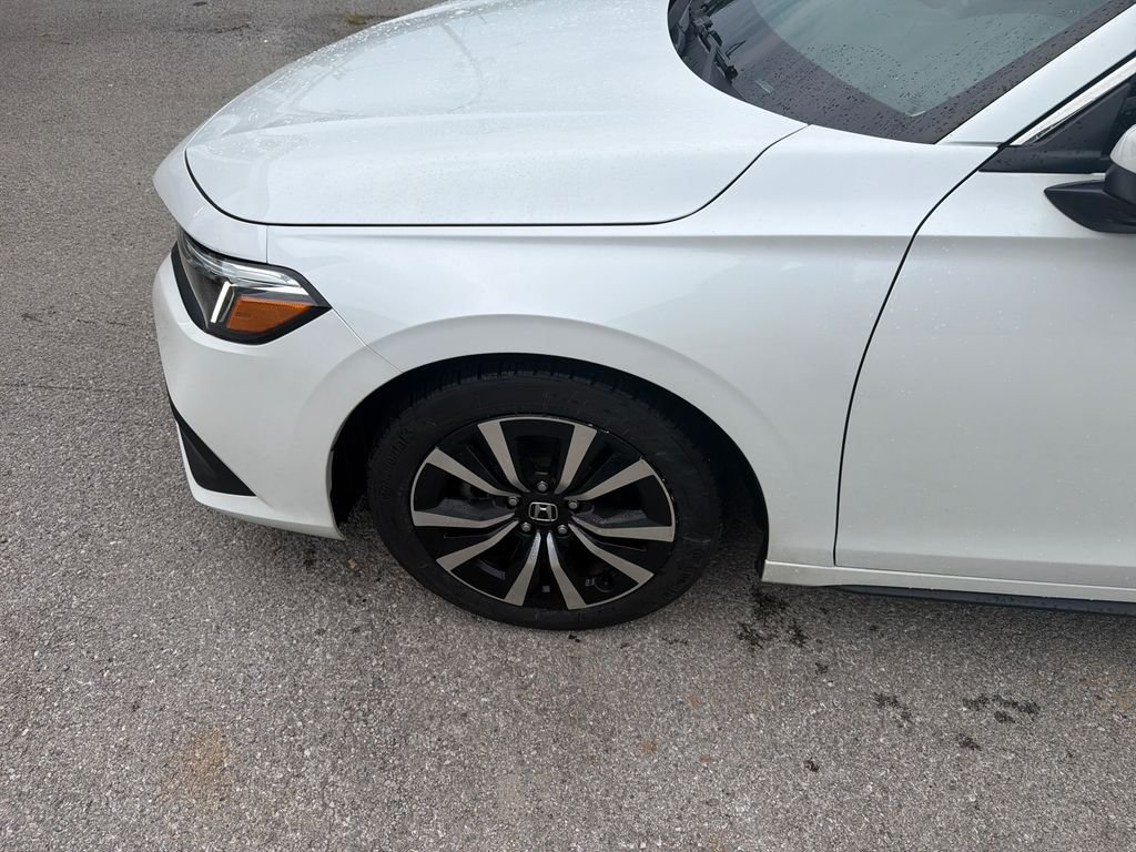 Used 2024 White Honda EX-L image 10