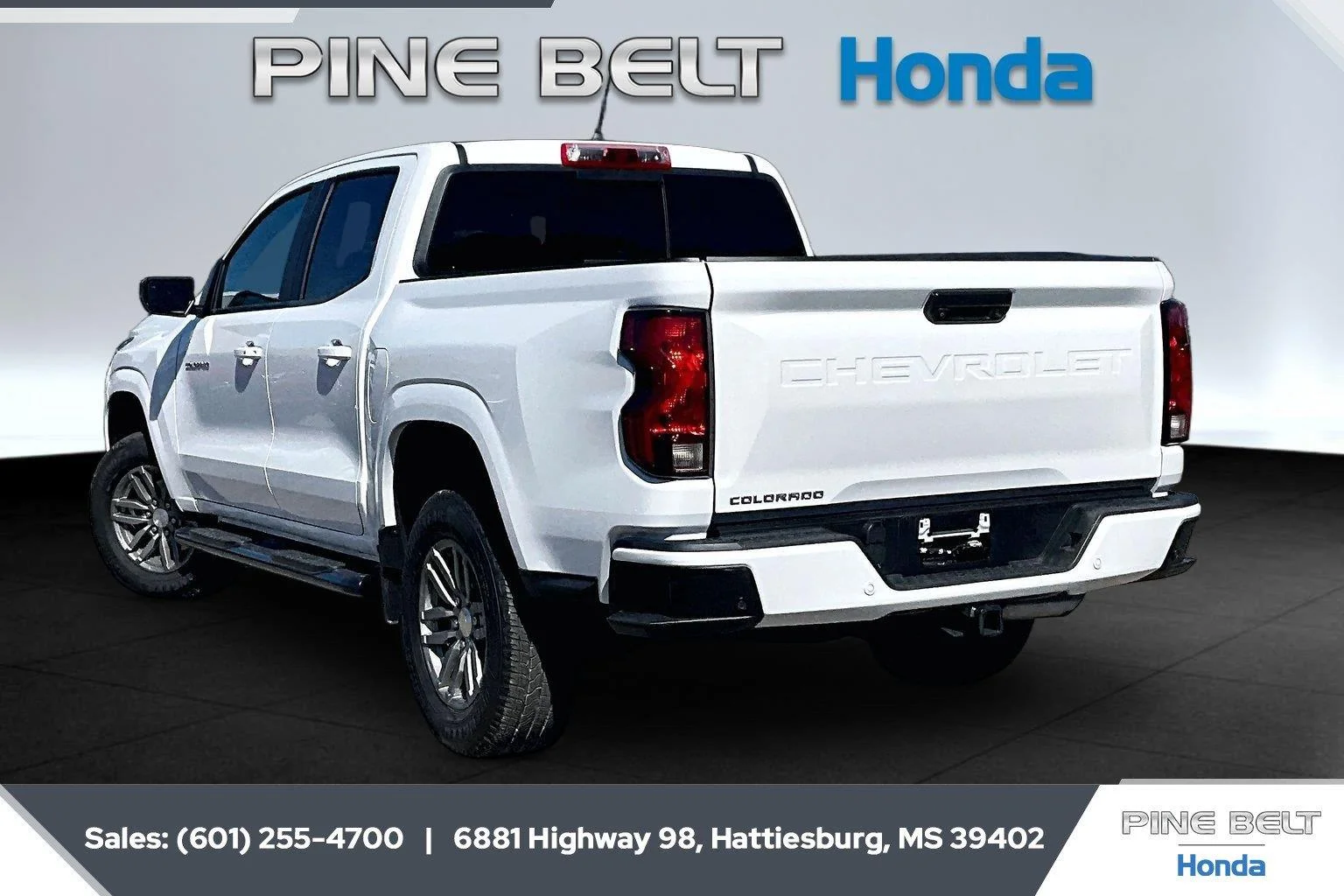 Used 2024 Summit White Chevrolet 4WD LT image 2