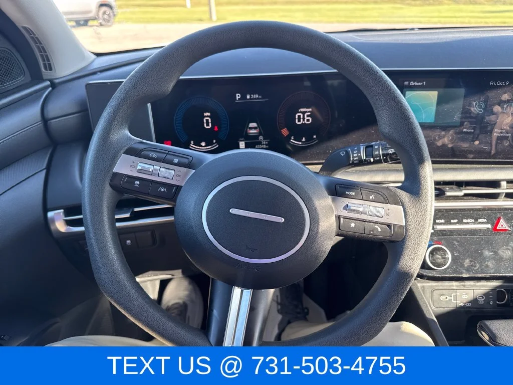 Used 2025 White Hyundai SEL image 14