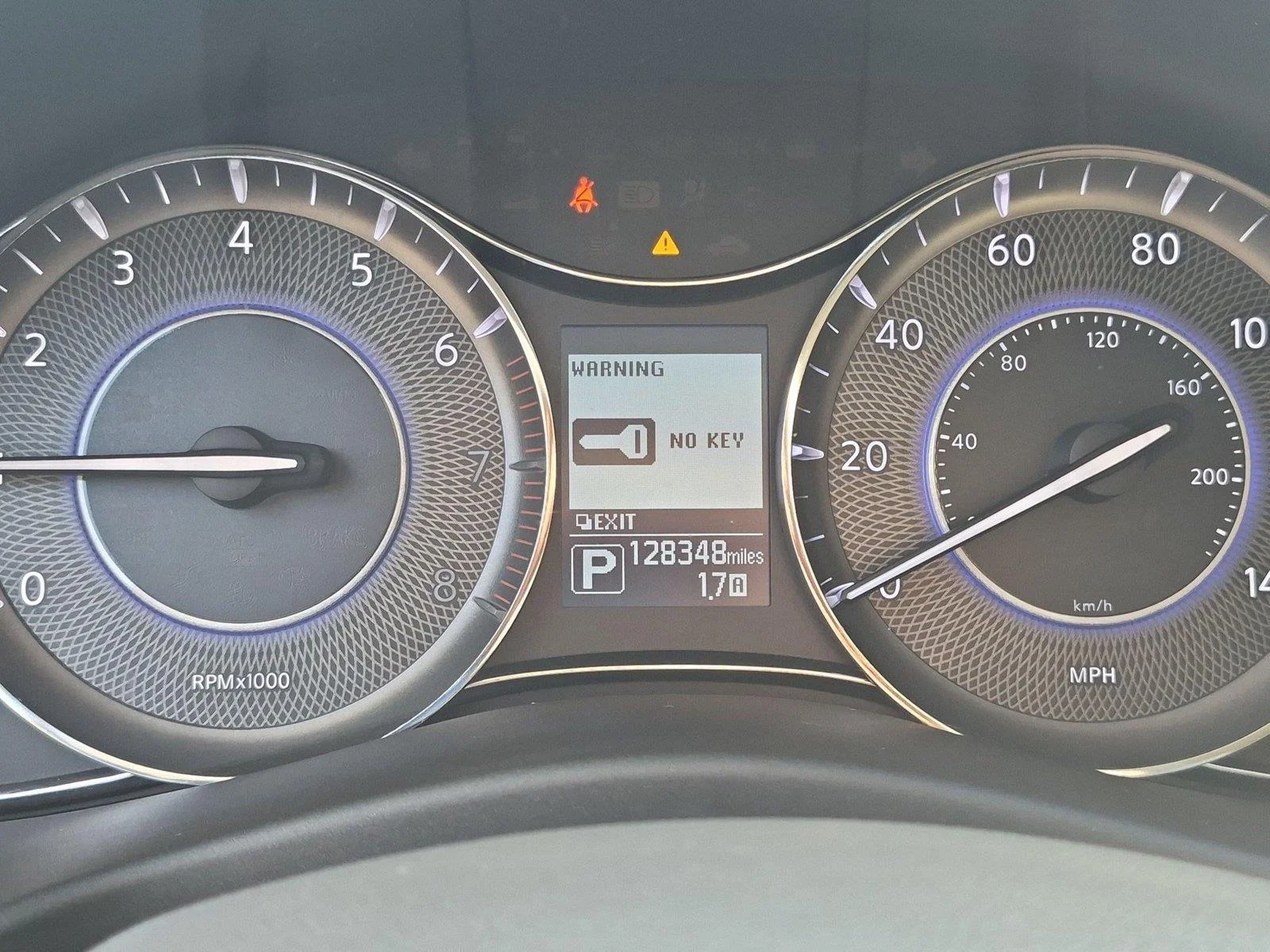 Used 2017 Majestic White INFINITI  image 21