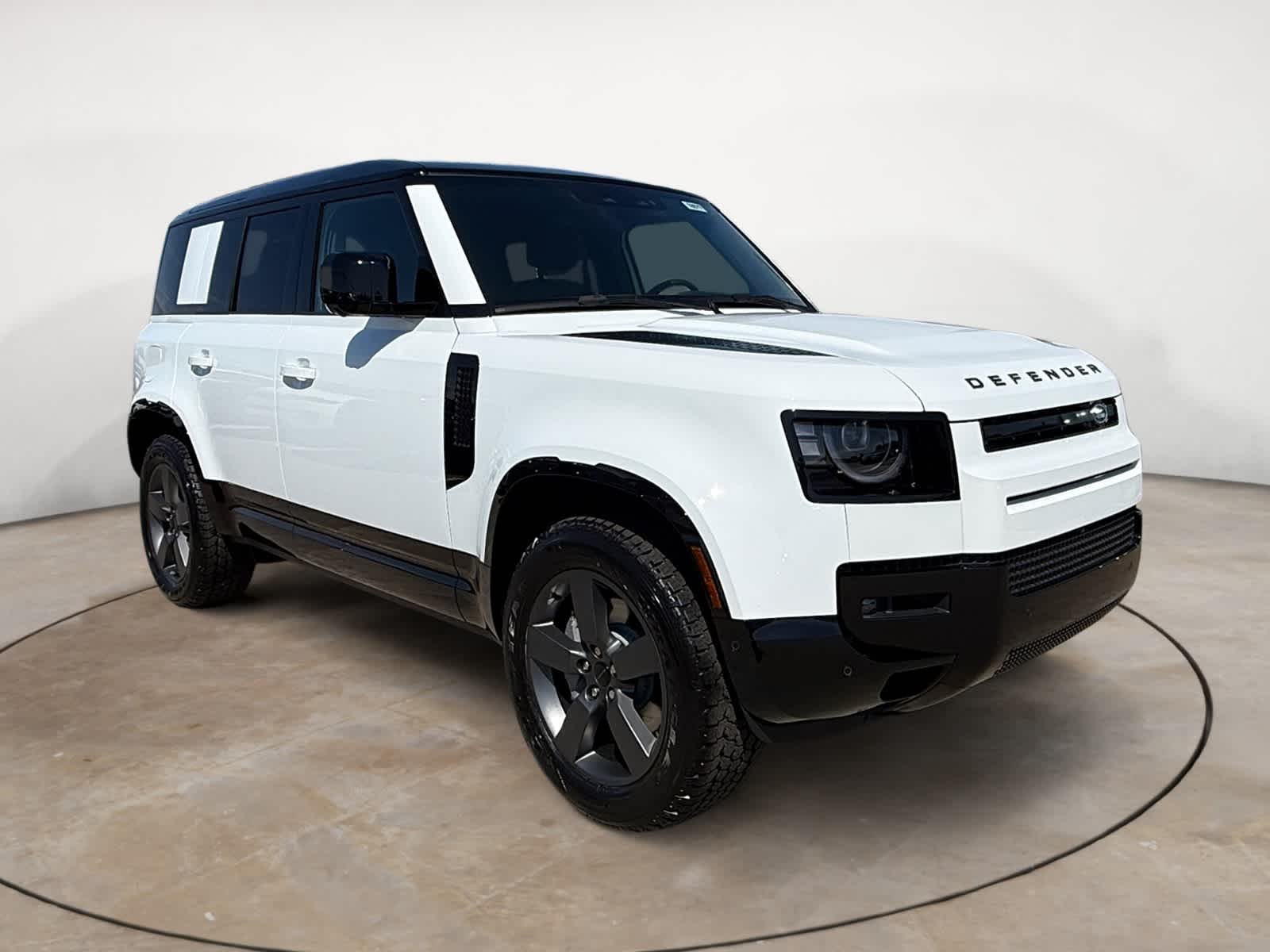 New 2026 Fuji White Land Rover X-Dynamic SE image 7