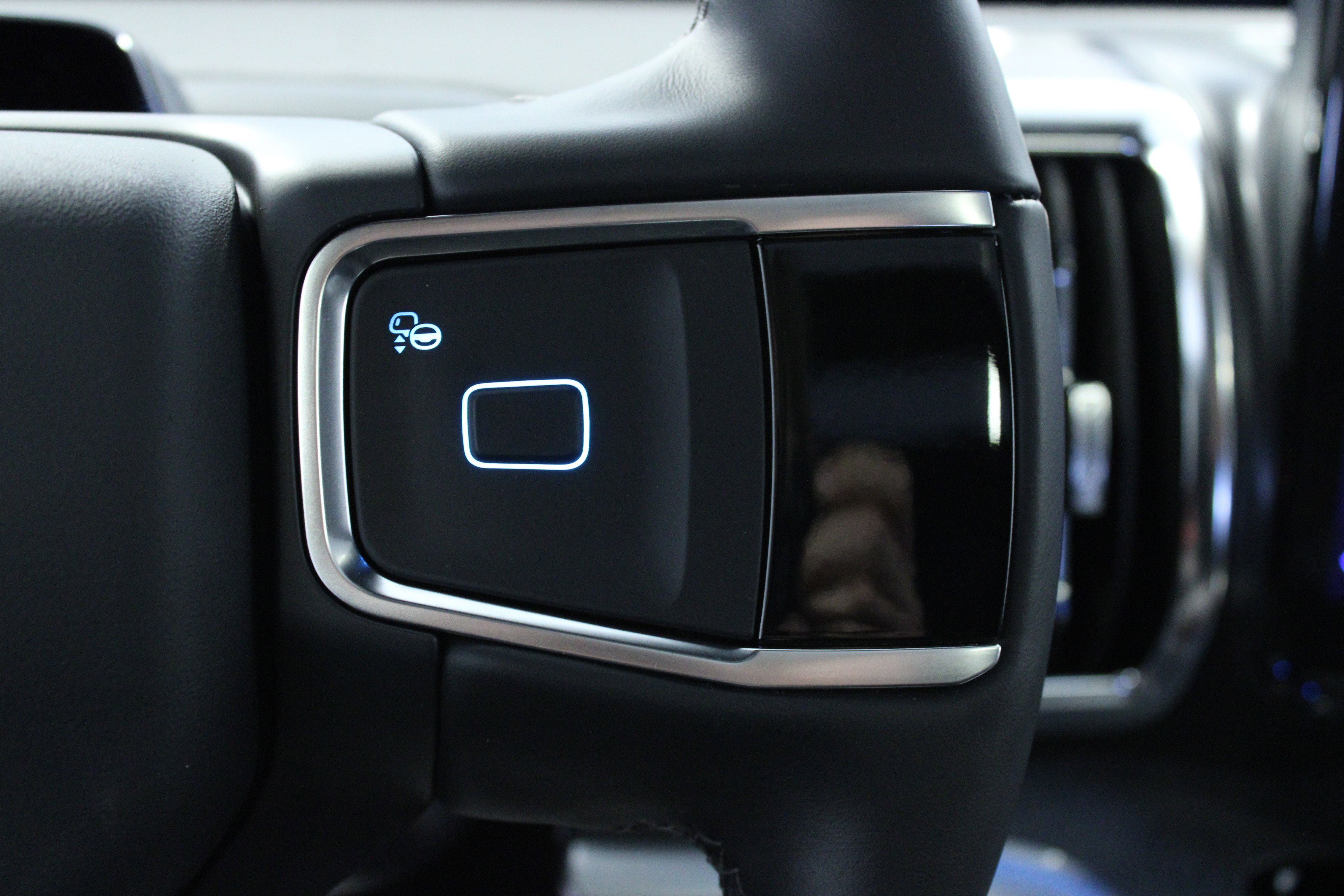 New 2026 Star White Metallic Tri-Coat Ford Tremor image 22