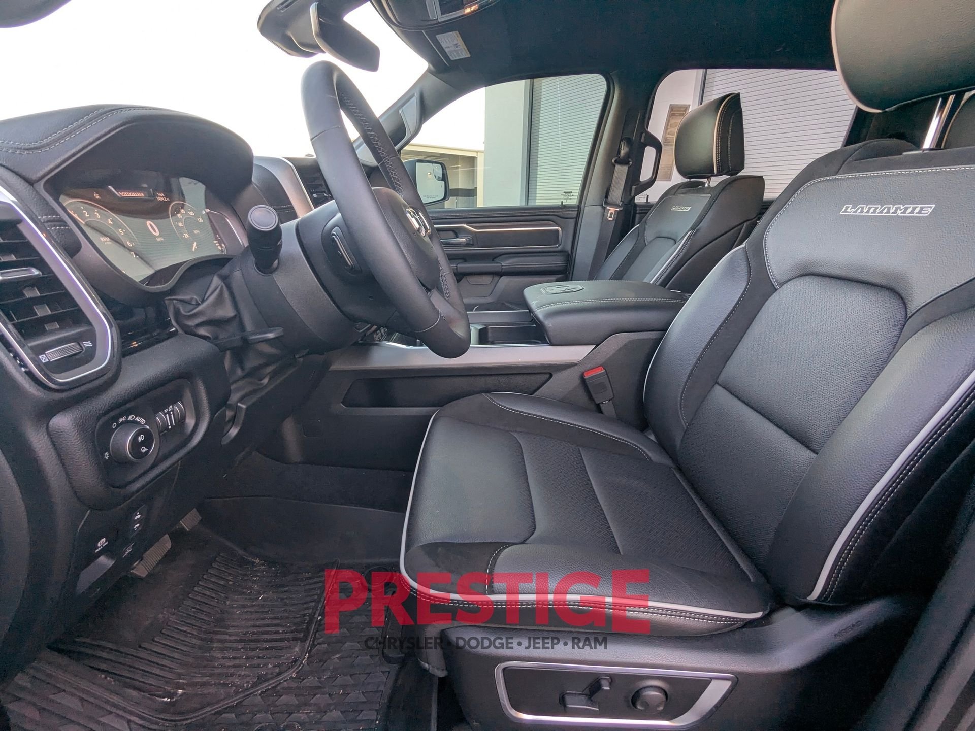 New 2026 Granite Crystal Metallic Clear-Coat Exterior Paint RAM Laramie image 23