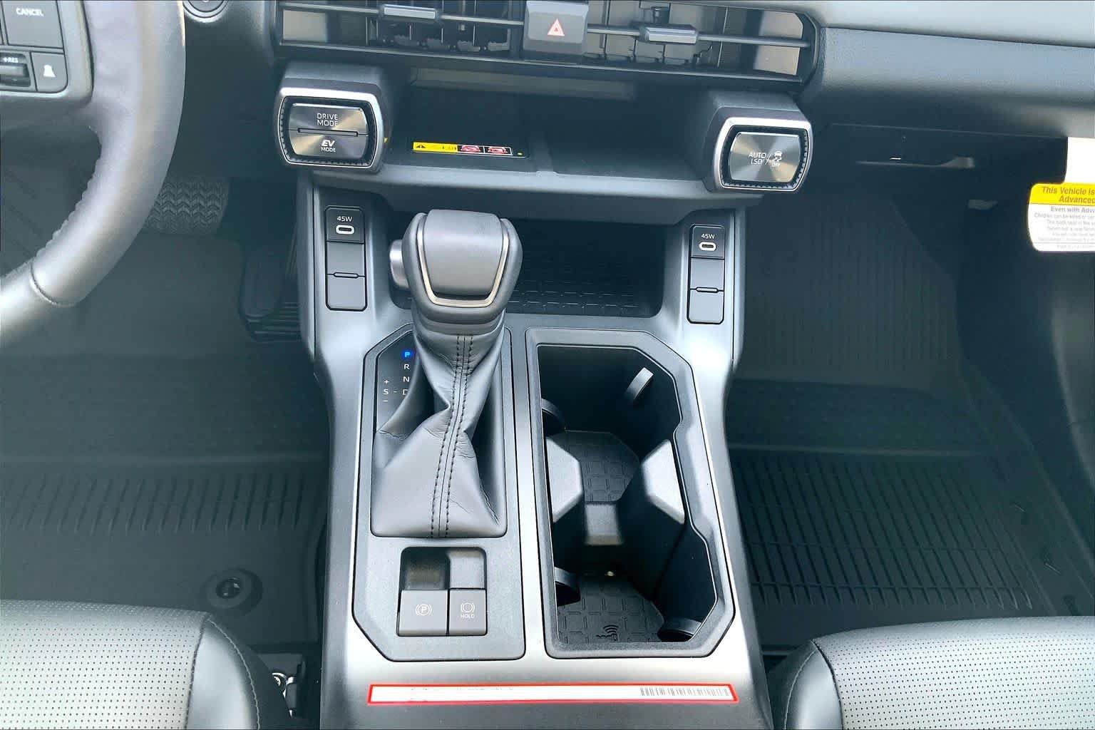 New 2026 Wind Chill Pearl Toyota XLE Premium image 18