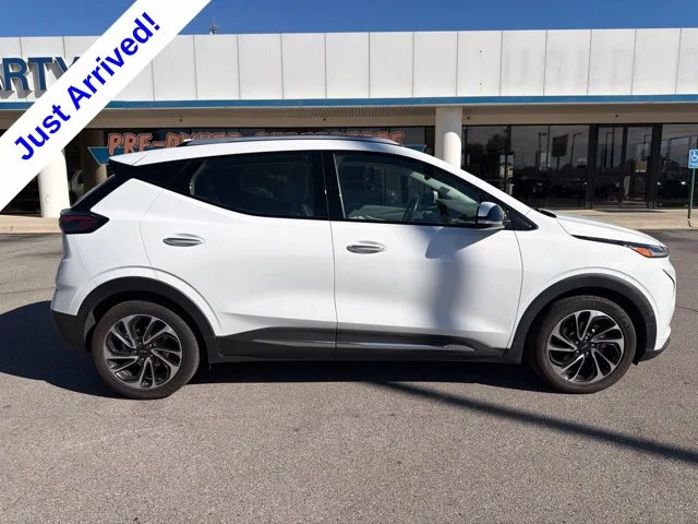 Used 2023 White Chevrolet Premier image 2