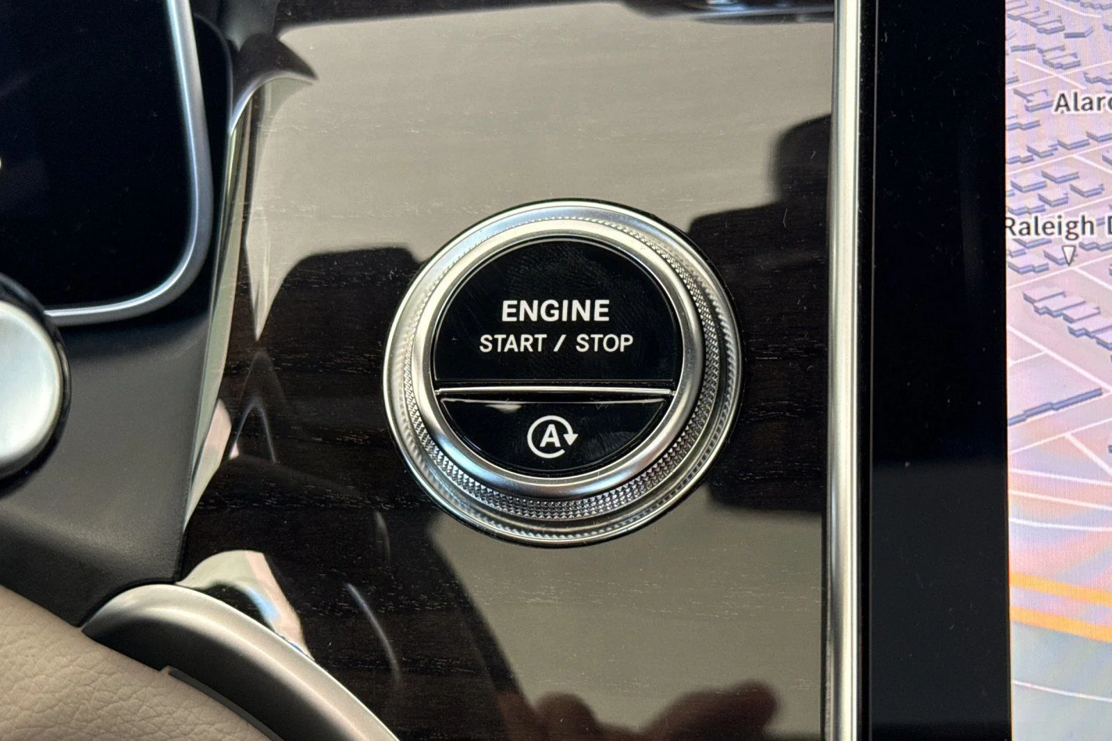 Certified Used 2026 White Mercedes-Benz GLC 300 image 29