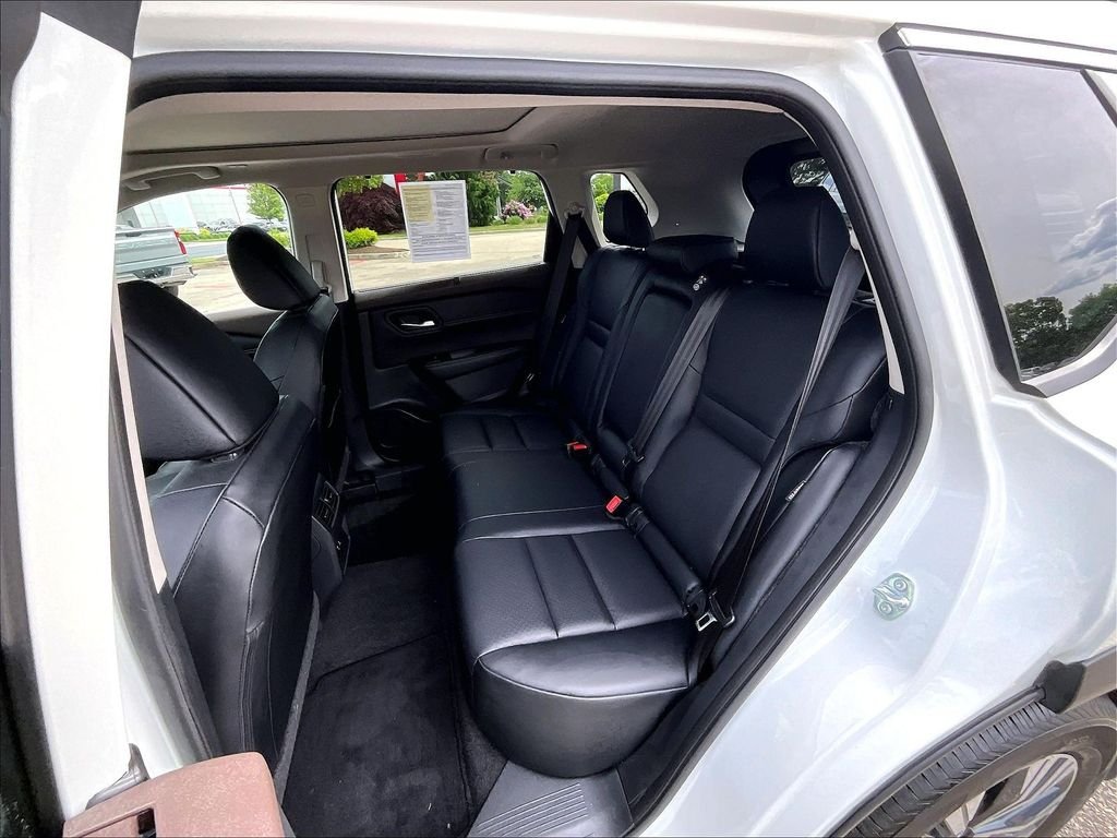 Used 2023 White Nissan SV image 15