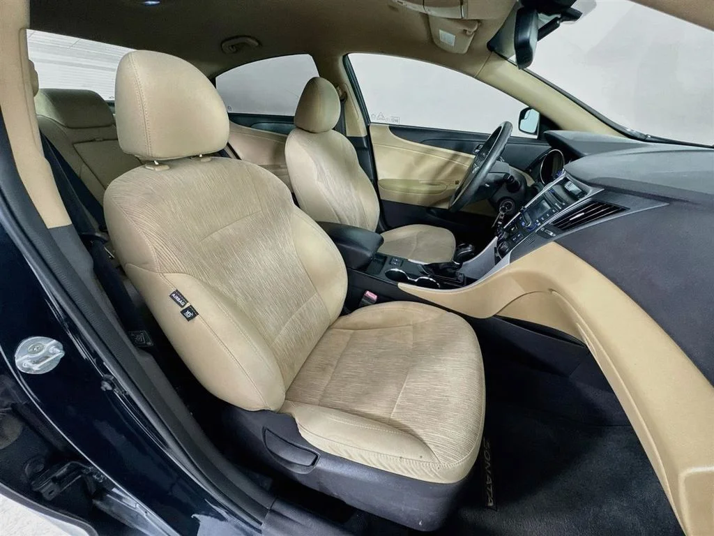 Used 2014 Blue Hyundai GLS image 31