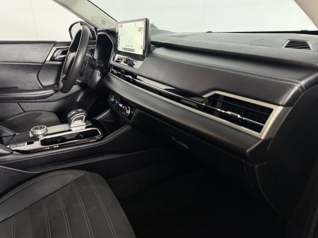 Certified Used 2025 Gray Mitsubishi SE image 34