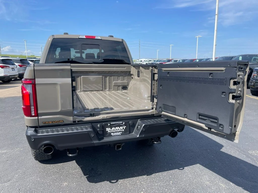New 2026 Marsh Gray Ford Tremor® image 37