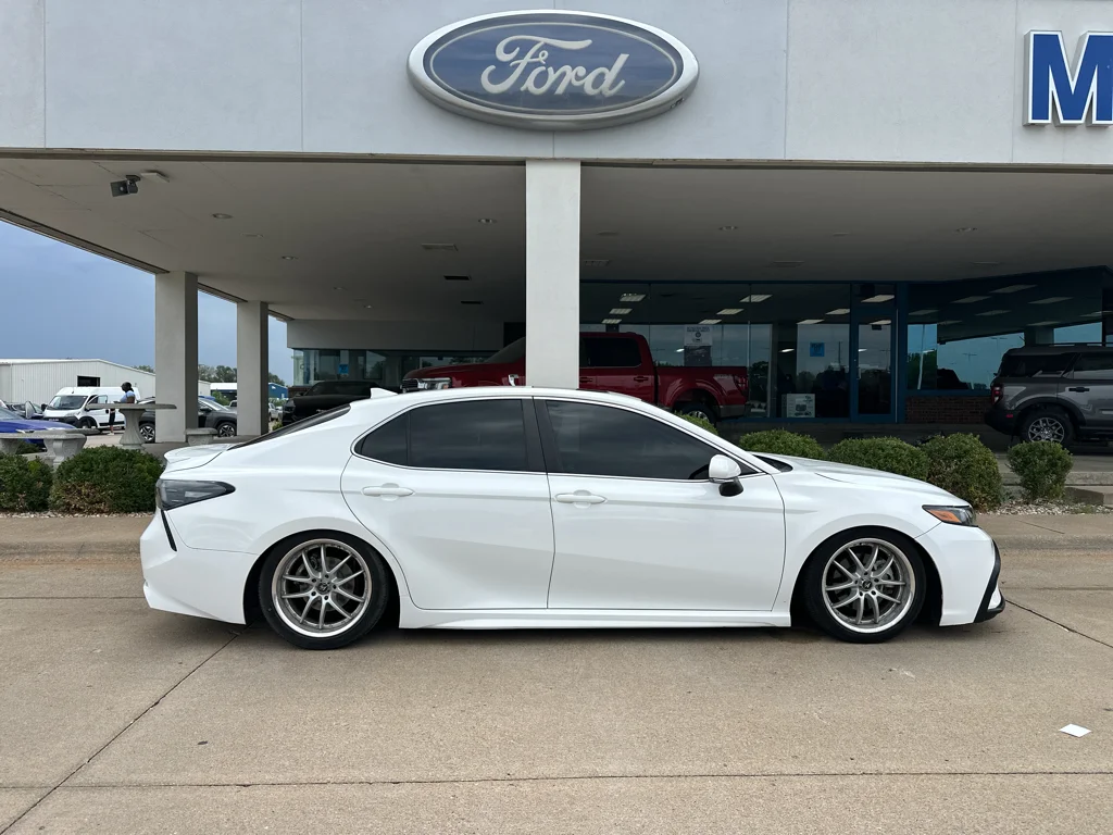 Used 2021 Super White Toyota SE image 9
