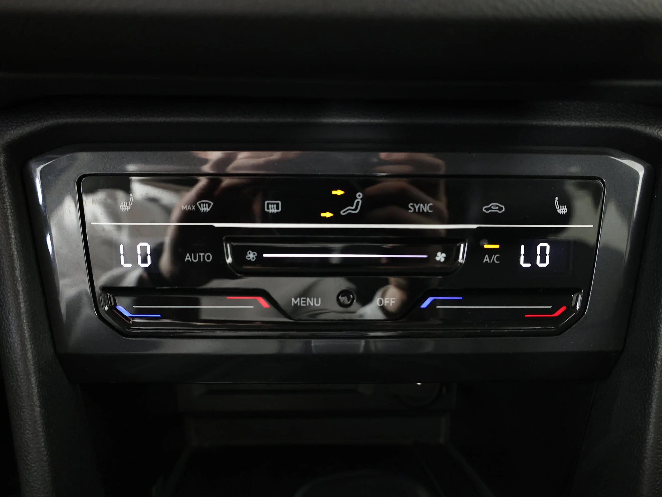 2024 Volkswagen Tiguan SE - Photo 18