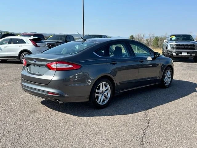 Used 2016 Gray Ford SE image 5