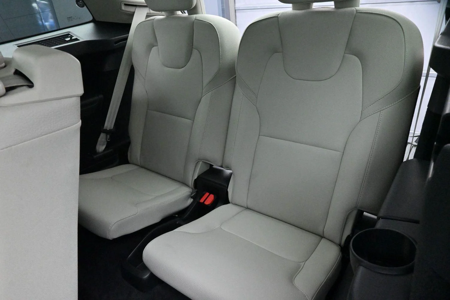 Used 2023 Blue Volvo Plus image 29