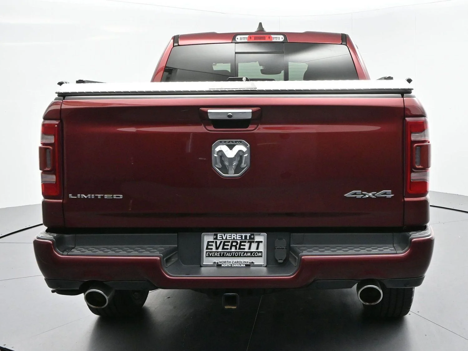 Used 2020 Delmonico Red Pearlcoat Ram Limited image 6