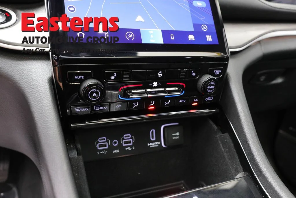 Used 2022 Silver Jeep 4xe image 20